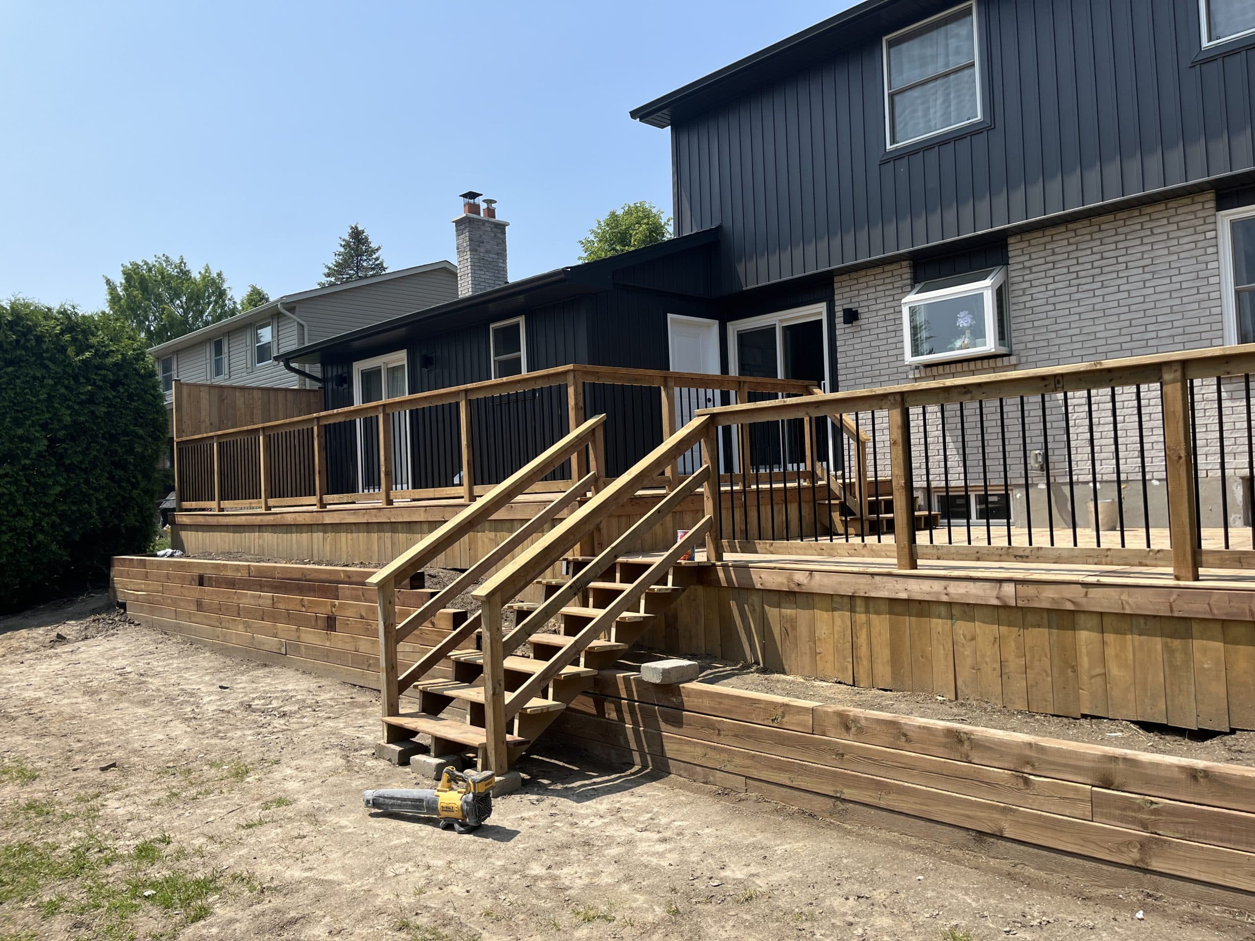Beautiful deck built by London Deck Builder in London, Ontario