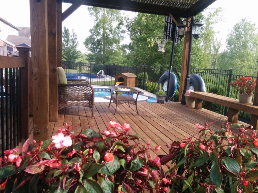deck builders London Ontario, composite deck builders London, wood deck builders London, deck construction London Ontario, deck contractors London Ontario